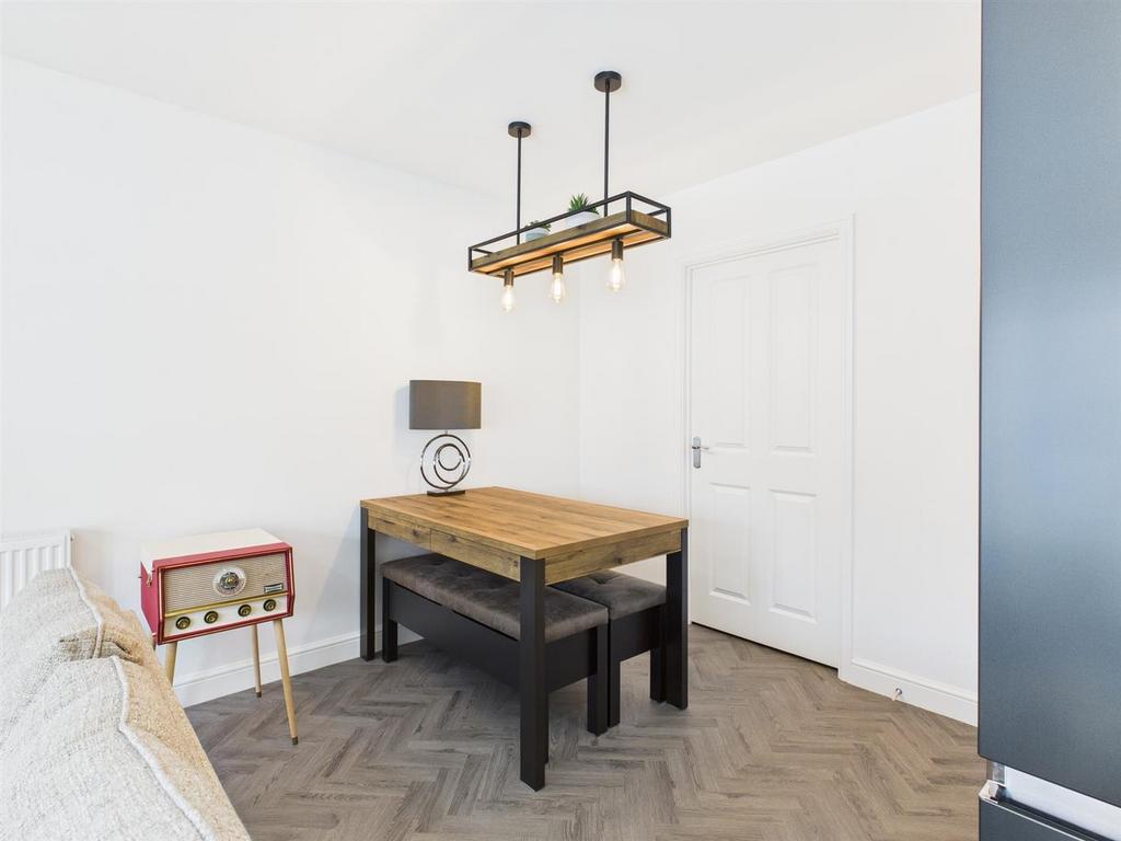 Open plan kitchen/dining/living: