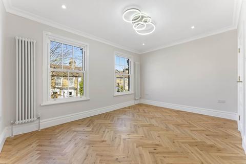 2 bedroom flat for sale, Dunedin Road, London, E10