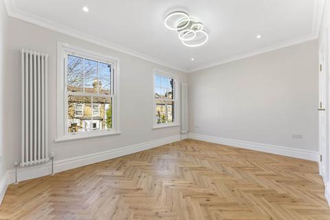 29a Dunedin Road, London, E10 5PE