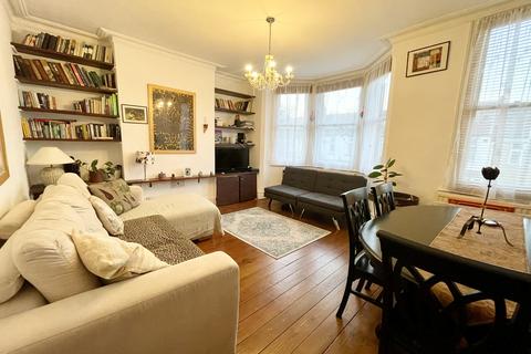 2 bedroom flat to rent, Higham Road, London N17