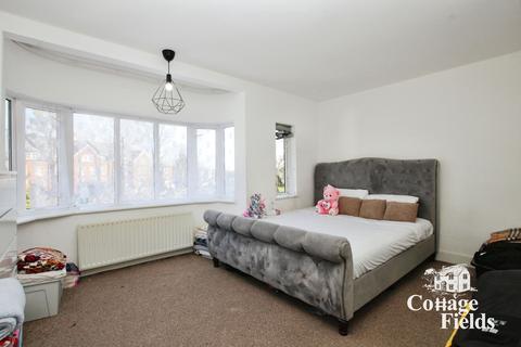 4 bedroom semi-detached house for sale, Baker Street, Enfield, EN1