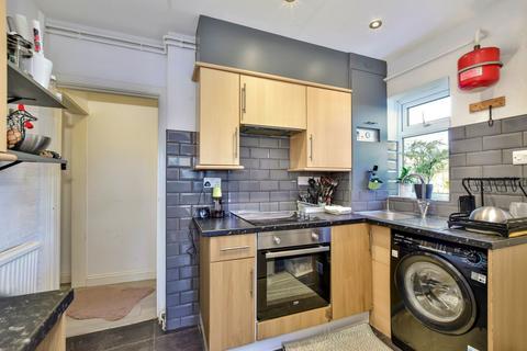 2 bedroom maisonette for sale, The Crescent, Watford, WD18