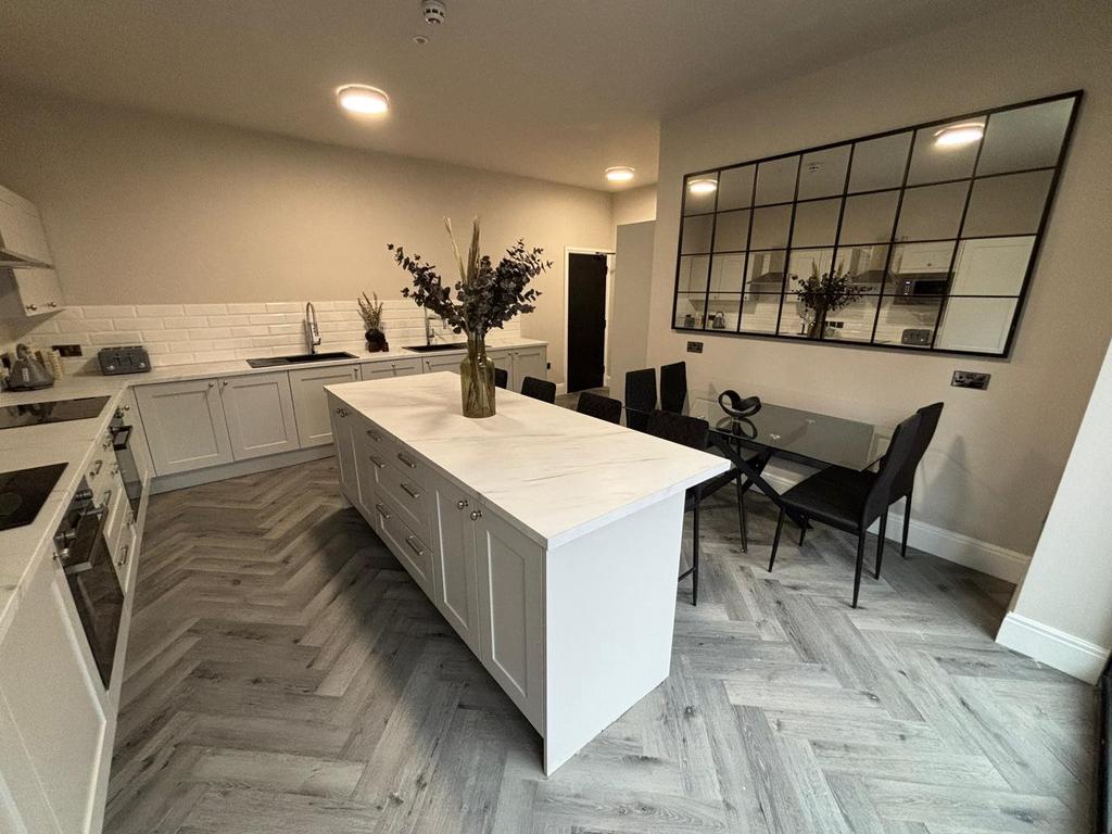 Kitchen 6