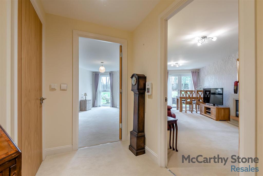 8636855-interior14.jpg