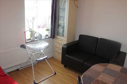 2 bedroom maisonette to rent, West End Lane, Ruislip