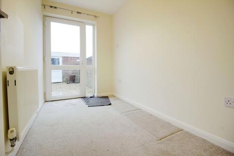 3 bedroom terraced house to rent, Conan Doyle Walk, Swindon SN3