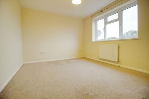 3 bedroom terraced house to rent, Conan Doyle Walk, Swindon SN3