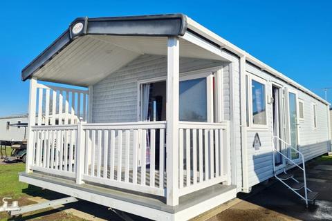 3 bedroom lodge for sale, St Osyth Beach And Martello Beach