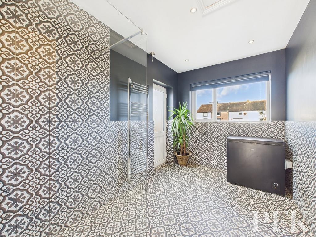 Boot Room/Shower Room