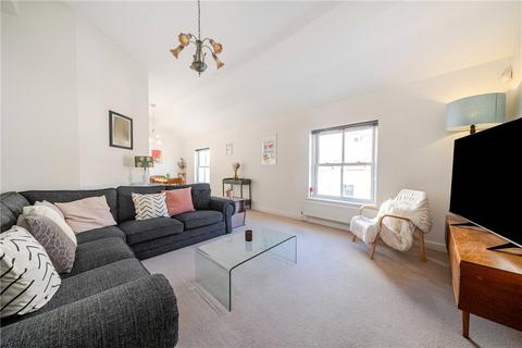 15 Angel Yard, Marlborough, SN8 1AG