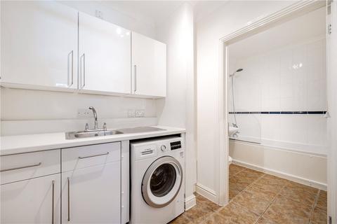 15 Angel Yard, Marlborough, SN8 1AG