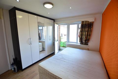 2 bedroom flat to rent, Slough