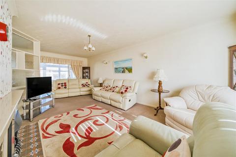 3 bedroom detached bungalow for sale, Cliffe Terrace, Burry Port