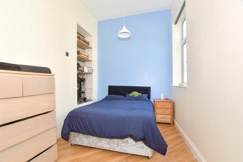 1 bedroom ground floor flat for sale, Nutfield Road, Redhill, Surrey