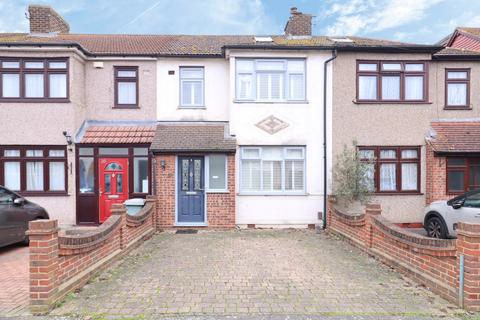 3 bedroom terraced house for sale, Castle Avenue, Rainham RM13