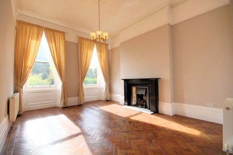 1 bedroom flat to rent, Lansdown Place GL50 2HX