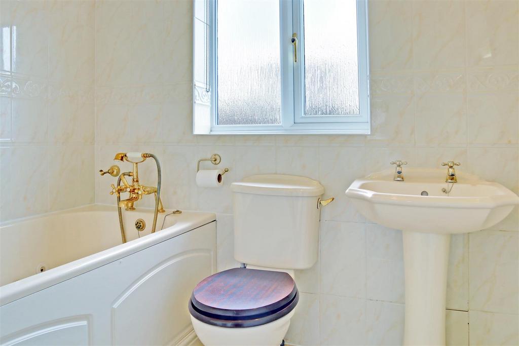 Family Bathroom.jpg