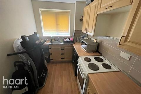 1 bedroom apartment for sale, Stirling Close, Rainham