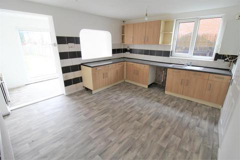 3 bedroom end of terrace house for sale, Edward Street, Wombwell, Barnsley, S73 0BH