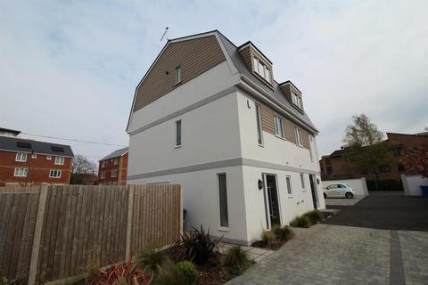 3 bedroom townhouse to rent, Seldown Lane, Poole