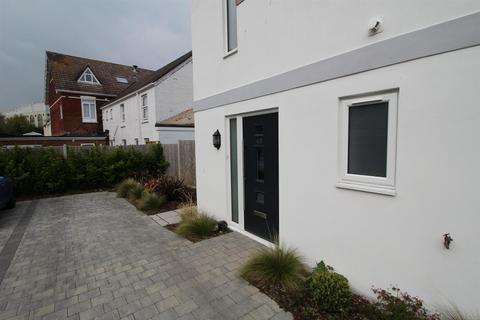 3 bedroom townhouse to rent, Seldown Lane, Poole