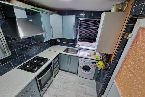 3 bedroom detached house to rent, Audley Road, Manchester M19 3EG
