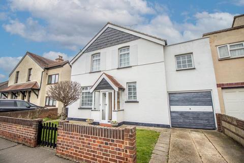 4 bedroom link detached house for sale, Cumberland Avenue, Southend-on-Sea SS2