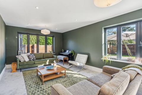 5 Eastergate, Beaconsfield, HP9 1TQ