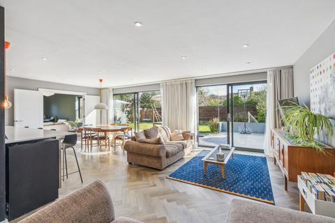 5 Eastergate, Beaconsfield, HP9 1TQ
