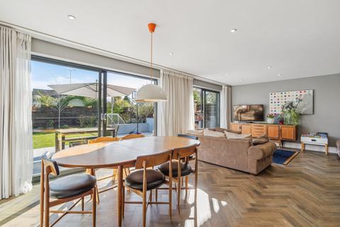 5 Eastergate, Beaconsfield, HP9 1TQ