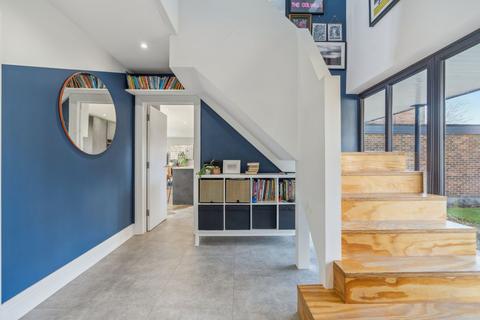 5 Eastergate, Beaconsfield, HP9 1TQ