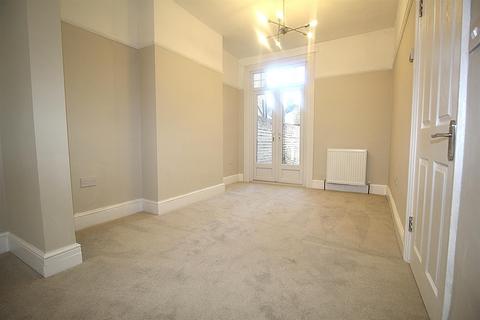 3 bedroom terraced house to rent, Poynter Road, Enfield