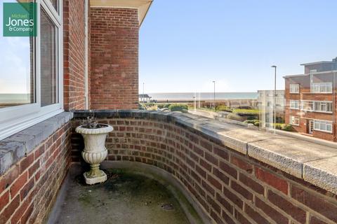 3 bedroom flat to rent, George V Avenue, Worthing, West Sussex, BN11