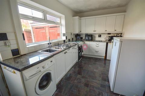 2 bedroom terraced house for sale, Railway Avenue, Catcliffe, Rotherham, S60