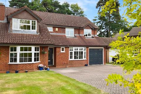6 Thorpe Close, Wokingham, RG41 2PW