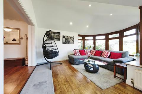 6 Thorpe Close, Wokingham, RG41 2PW