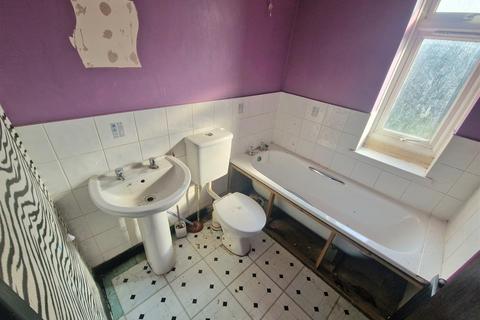18 Orchard Road, Trowbridge, BA14 7AR