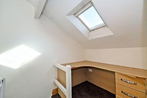 2 bedroom terraced house to rent, Kepler Terrace, Leeds LS8