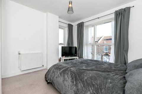 1 bedroom apartment for sale, Sanderstead Road, SOUTH CROYDON, Surrey, CR2