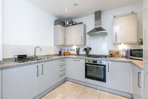 1 bedroom apartment for sale, Sanderstead Road, SOUTH CROYDON, Surrey, CR2