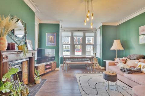 3 Elderton Road, Westcliff-on-sea, SS0 8AG
