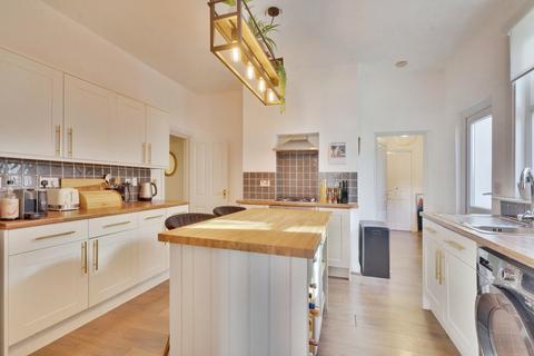 3 Elderton Road, Westcliff-on-sea, SS0 8AG