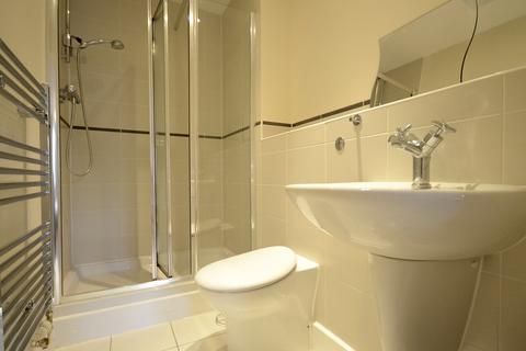 2 bedroom flat to rent, London Road, Ascot, SL5