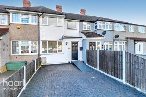 3 bedroom terraced house for sale, Brian Close, Hornchurch