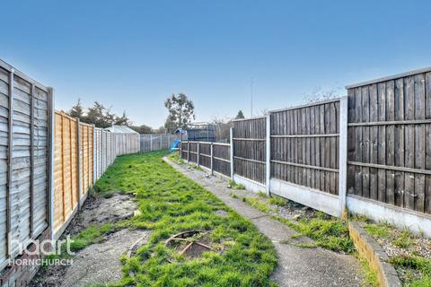 3 bedroom terraced house for sale, Brian Close, Hornchurch