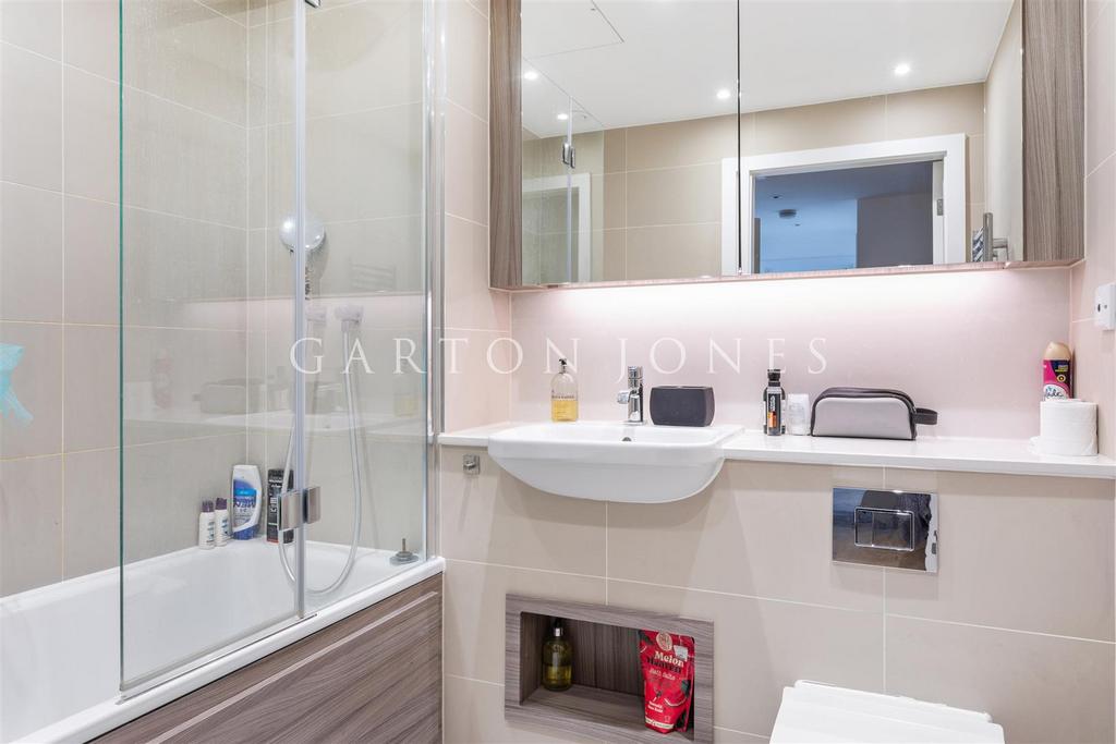 En Suite Bathroom