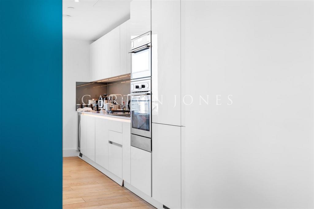 Kitchen/ Dining Room