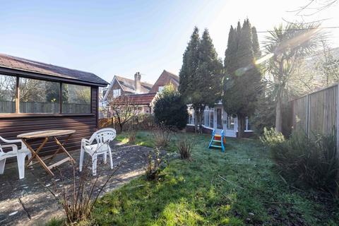 6 Mandeville Road, Canterbury, CT2 7HB