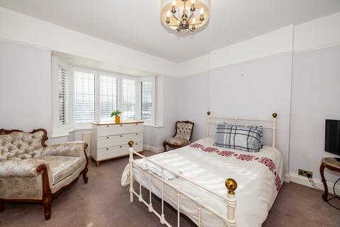 6 Mandeville Road, Canterbury, CT2 7HB