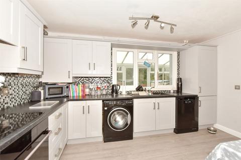 165 Namur Place, Burgoyne Heights, Dover, CT15 5LX